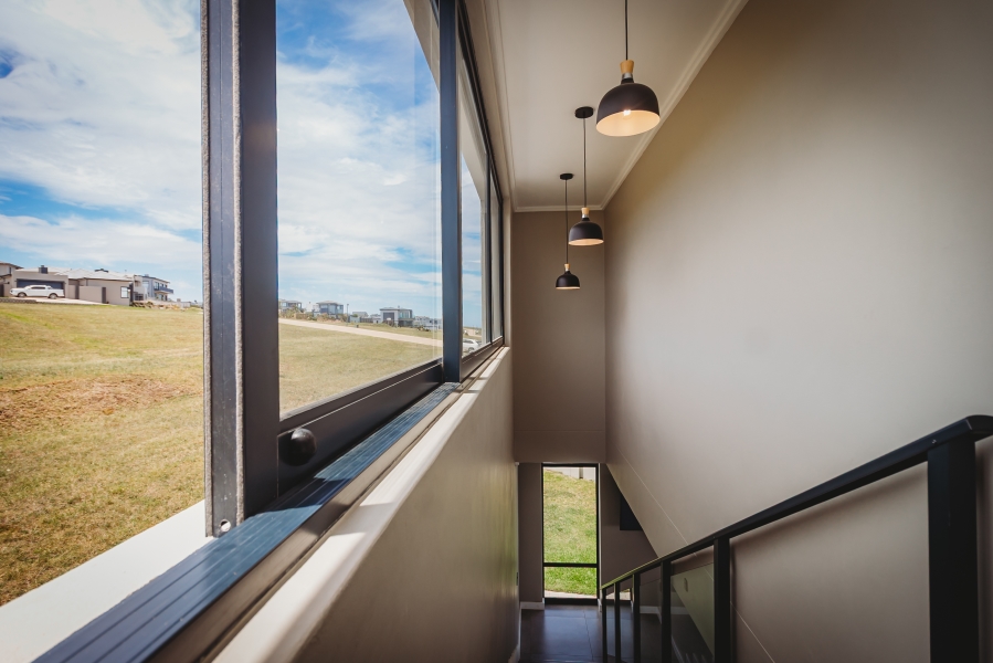 4 Bedroom Property for Sale in Le Grand Golf Estate Western Cape